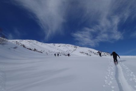 Kashmir – Gulmarg Skiing Special: A Winter Wonderland Adventure